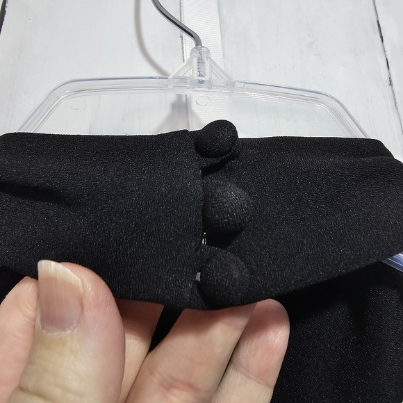 NWT Lulu’s Moment for Life Halter Open Back Black Jumpsuit Women’s Size XS. - Picture 16 of 16